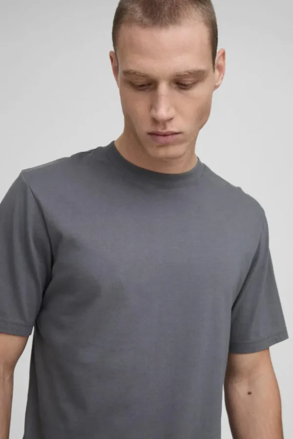 boohooMAN Basic Slim Fit Crew Neck T-Shirt | Basics - Elevated | T-Shirts