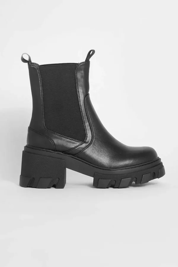 boohoo Chunky Heeled Chelsea Boots | Women Shirts | Foundation