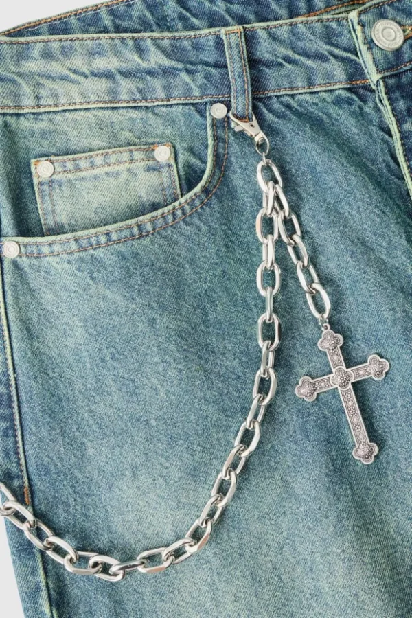 boohooMAN Cross Skull Jean Chain In | Belts