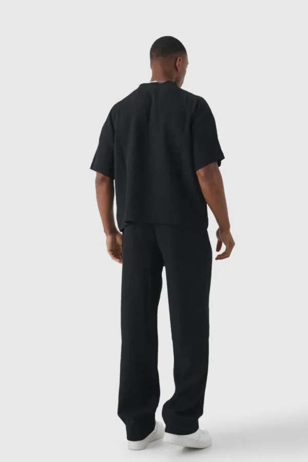 boohooMAN Elasticated Waist Relaxed Fit Pleated Trouser | Going Out | Trousers