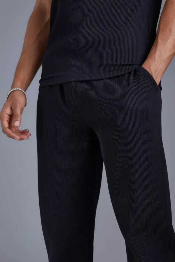 boohooMAN Elasticated Waist Tapered Fit Pleated Trouser | Going Out | Trousers