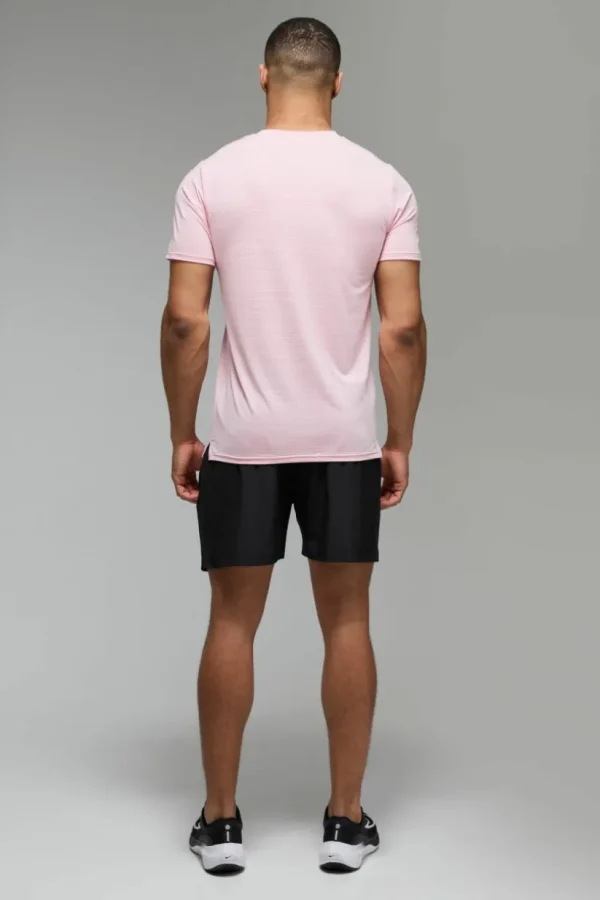 boohooMAN Man Active Engineered Performance Reg Fit T-shirt | Gym Essentials | Gym T-Shirts & Vests