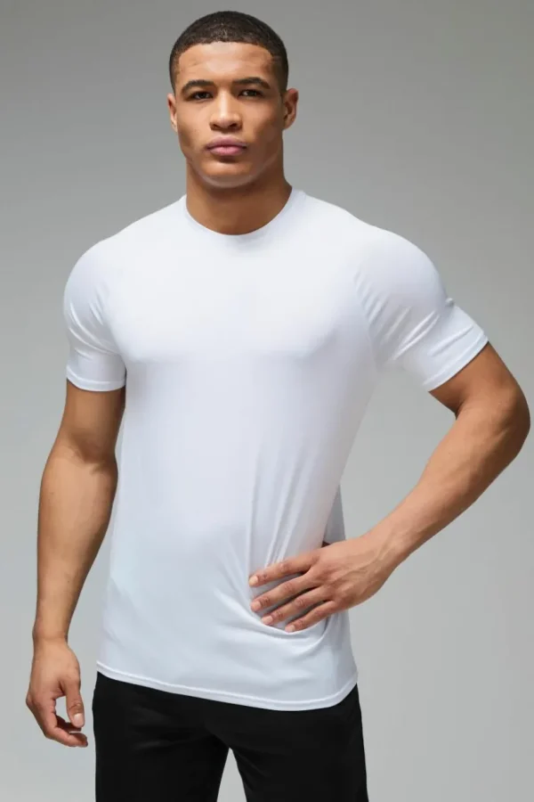 boohooMAN Man Active Lightweight Essentials Gym Regular Fit Raglan T-shirt | Gym Essentials | Gym T-Shirts & Vests