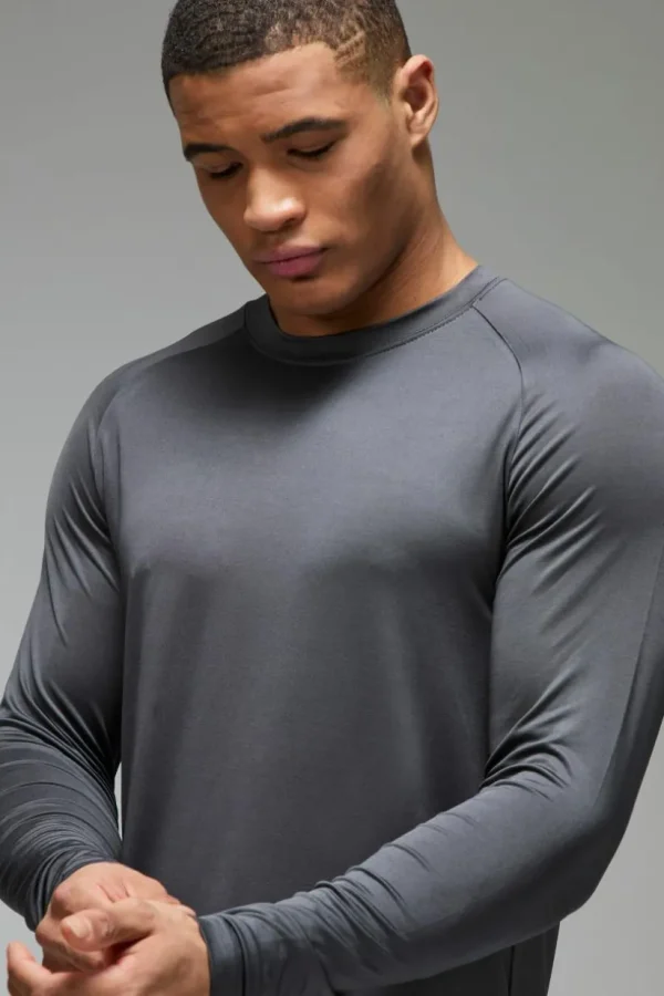 boohooMAN Man Active Lightweight Essentials Gym Raglan Long Sleeve T-shirt | Gym Essentials | Gym T-Shirts & Vests