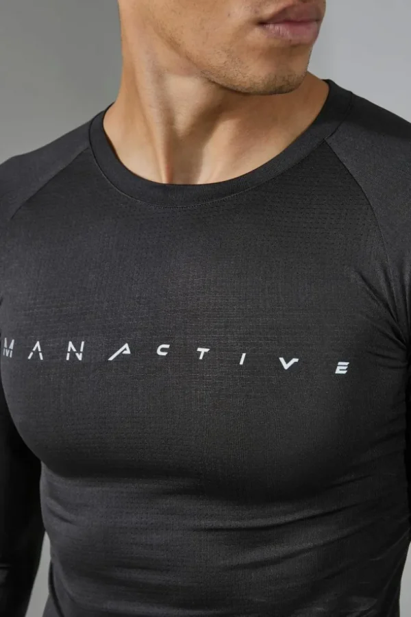 boohooMAN Man Active Muscle Fit Breathable Lightweight Long Sleeve T-shirt | Gym T-Shirts & Vests | Gym Clothes