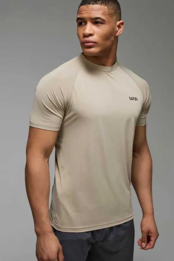 boohooMAN Man Active Performance Regular Fit Raglan T-shirt | Gym T-Shirts & Vests | Gym Clothes