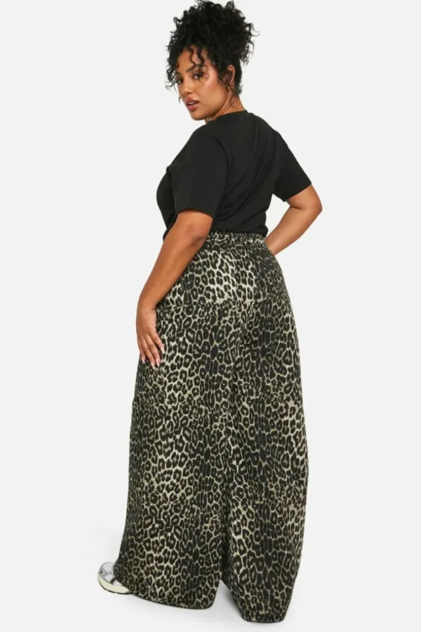 boohoo PLUS EXTREME WIDE LEG JEAN | Women Shirts | Foundation