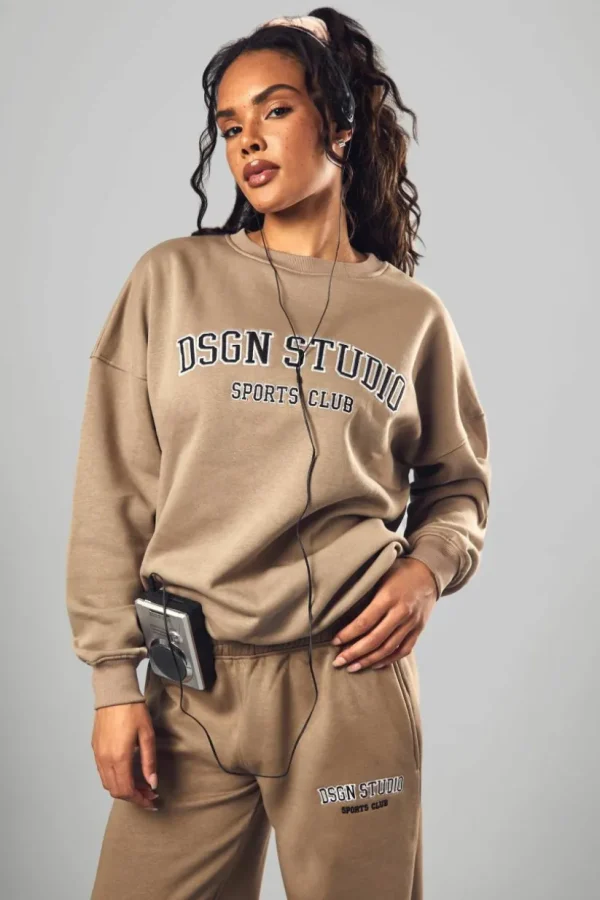 boohoo Dsgn Studio Applique Oversized Sweatshirt | Women Shirts | Foundation