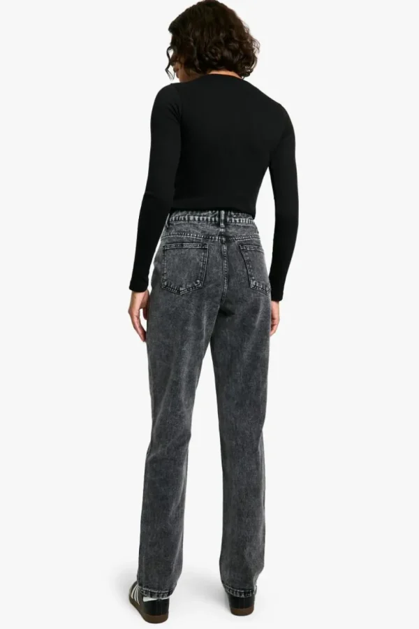 boohoo Tall Basics High Waisted Mom Jeans | Women Shirts | Foundation